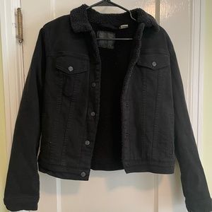 Black Levi's Sherpa Lined Trucker Jacket